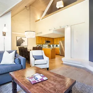 Powder's Edge By Latour And Apartment Whistler