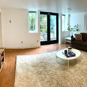 Charming Private Kitsilano Apartment Vancouver