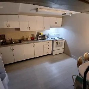 Cozy With A Spacious Backyard In The Ravine Apartment