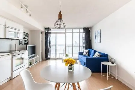 Luxurious Condo With A Lake View Toronto