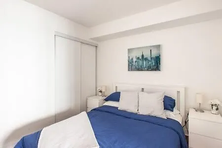 Luxurious Condo With A Lake View Toronto Apartment