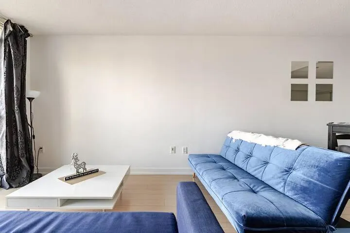Luxurious Condo With A Lake View Toronto Apartment